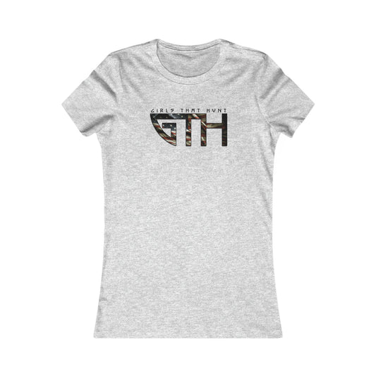 Girls That Hunt Women's Fitted Tee