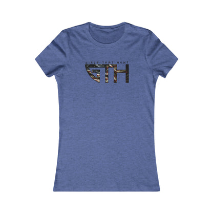Girls That Hunt Women's Fitted Tee