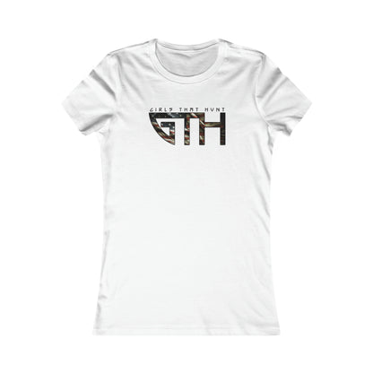 Girls That Hunt Women's Fitted Tee